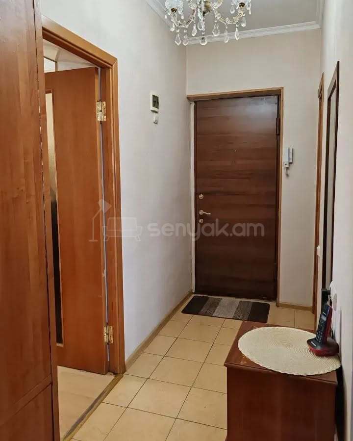 3 Սենյականոց Բնակարան Քարե Շենքում, 76քմ, 3/5 հարկ, Կապիտալ Վերանորոգված