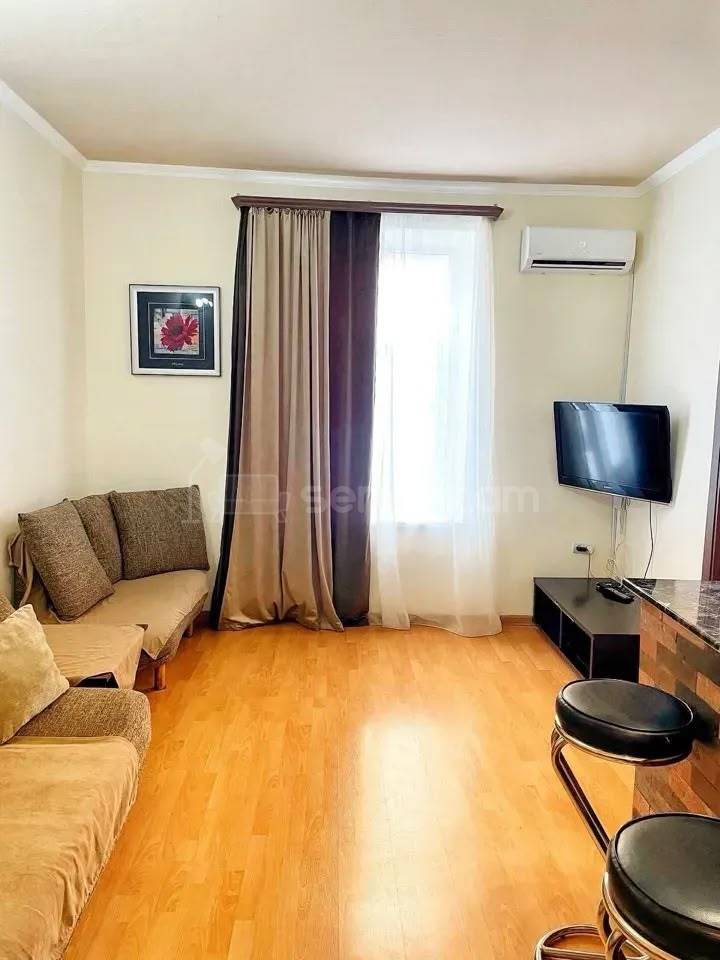 2 Սենյականոց Բնակարան Քարե Շենքում, 40քմ, 2/5 հարկ, Դիզայներական Վերանորոգված, Կահավորված, Արևկող