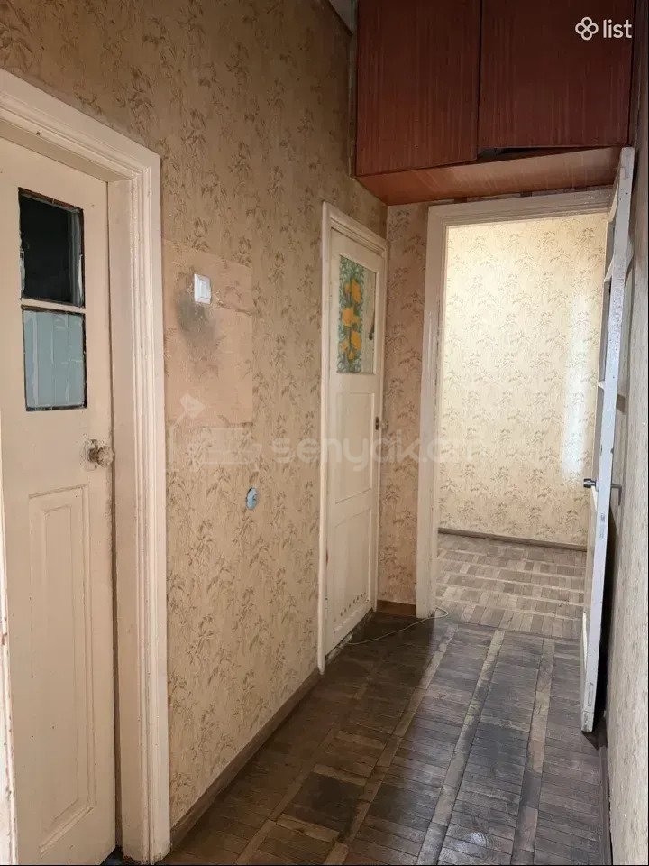 3 Սենյականոց Բնակարան Քարե Շենքում, 80քմ, 4/4 հարկ, Պետական Վիճակում