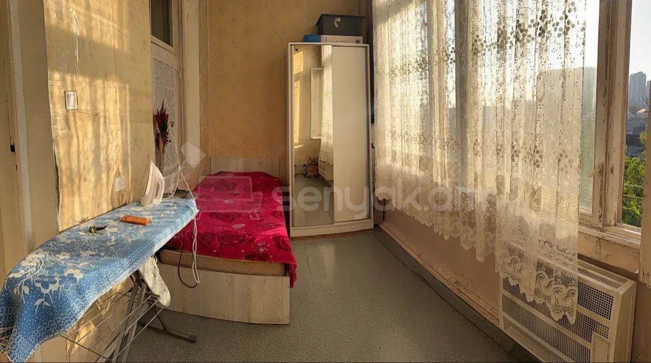 3 Սենյականոց Բնակարան Քարե Շենքում, 80քմ, 4/4 հարկ, Պետական Վիճակում