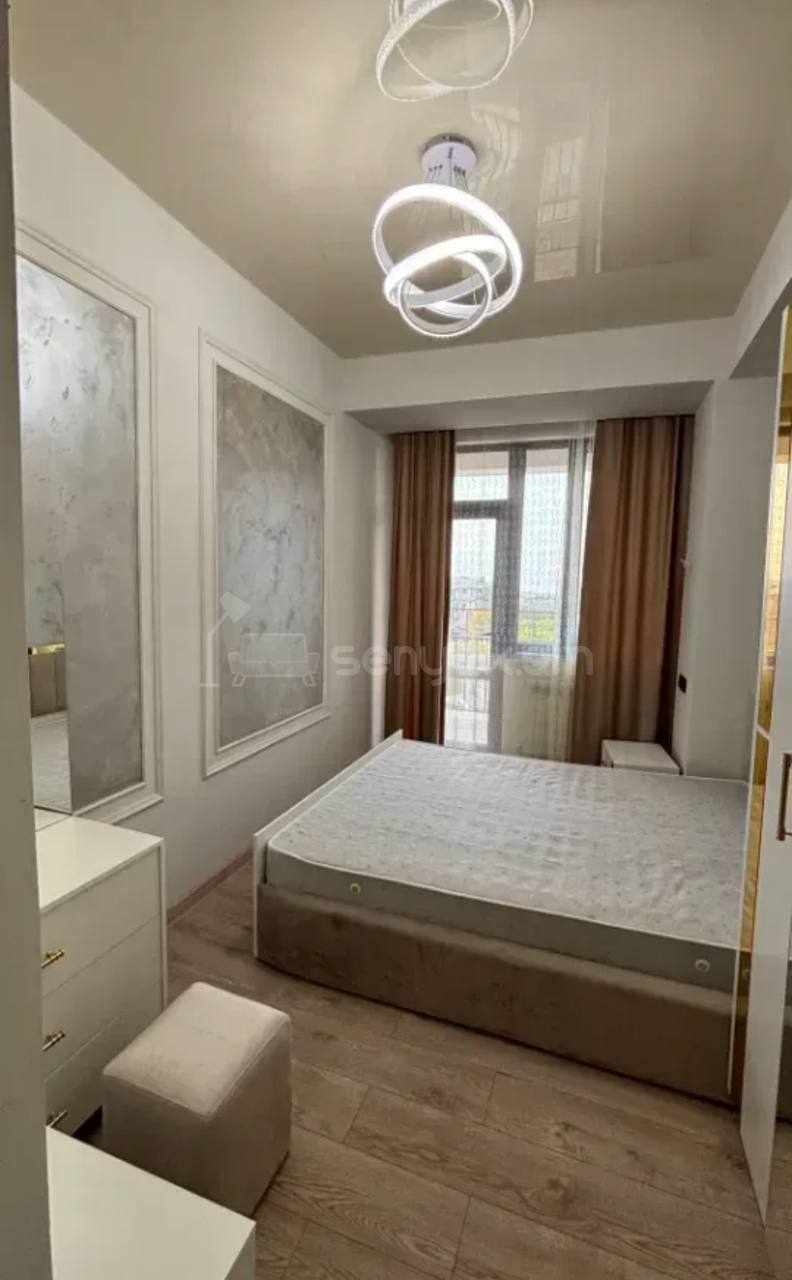 4 Սենյականոց Բնակարան, 74քմ, 2/10 հարկ, Կապիտալ Վերանորոգված, Կահավորված