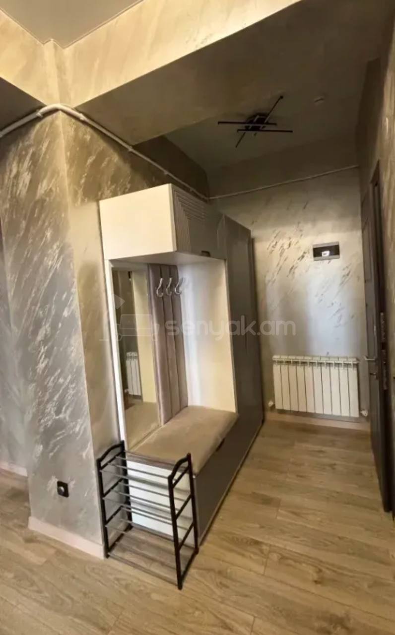 4 Սենյականոց Բնակարան, 74քմ, 2/10 հարկ, Կապիտալ Վերանորոգված, Կահավորված