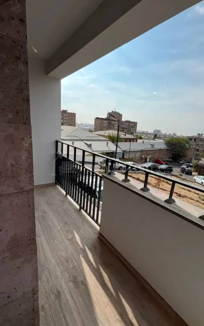 4 Սենյականոց Բնակարան, 74քմ, 2/10 հարկ, Կապիտալ Վերանորոգված, Կահավորված