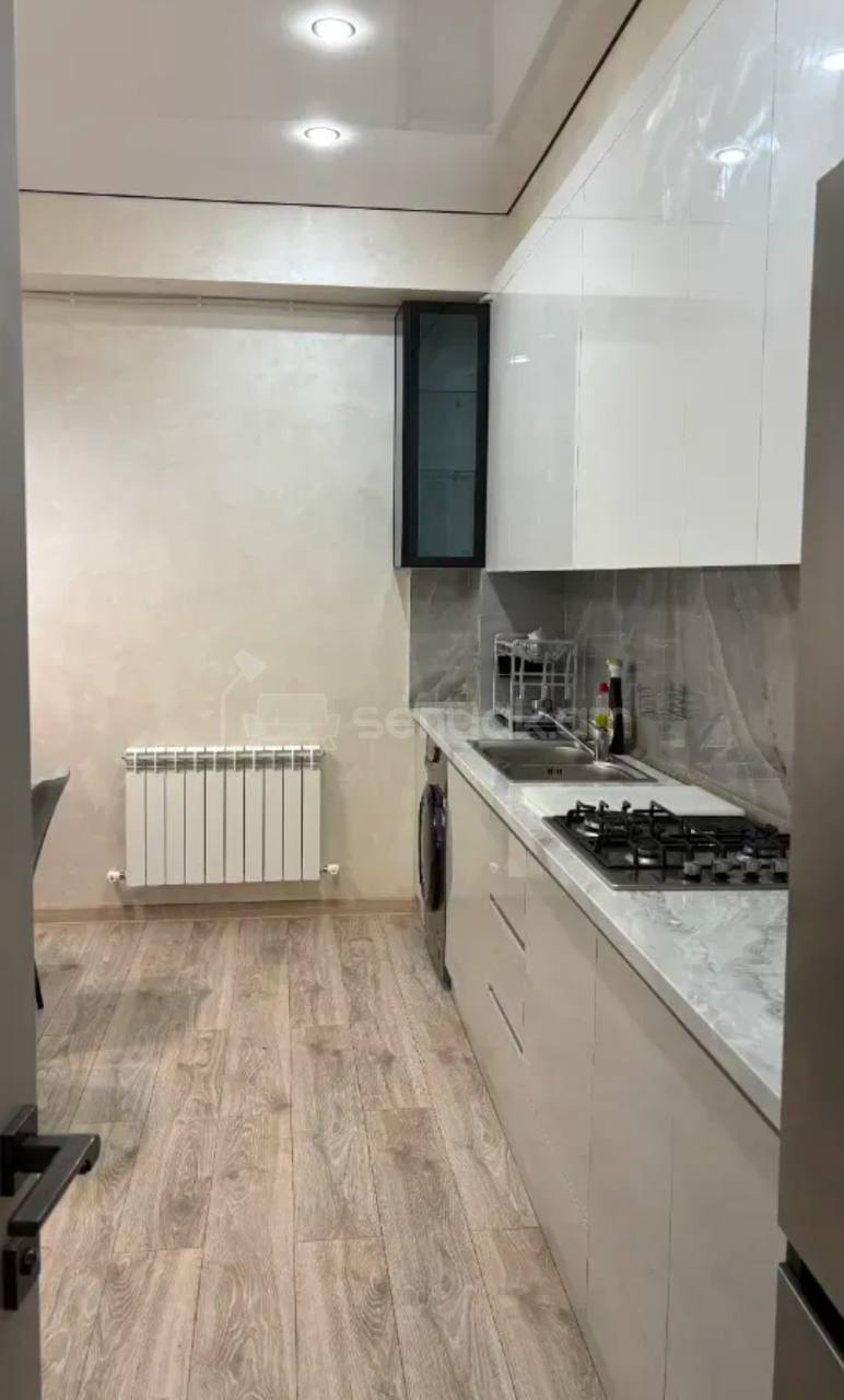 4 Սենյականոց Բնակարան, 74քմ, 2/10 հարկ, Կապիտալ Վերանորոգված, Կահավորված