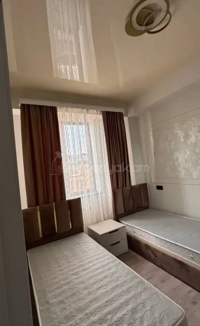 4 Սենյականոց Բնակարան, 74քմ, 2/10 հարկ, Կապիտալ Վերանորոգված, Կահավորված