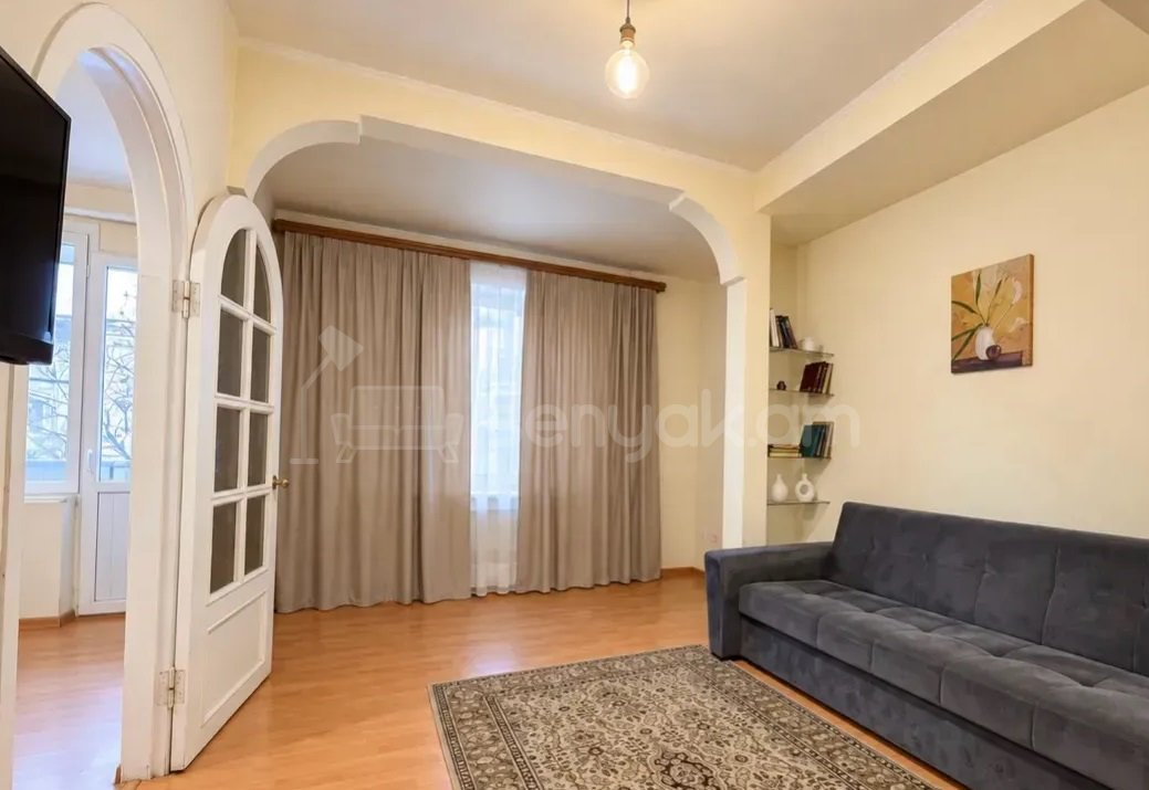 3 Սենյականոց Բնակարան Քարե Շենքում, 71քմ, 4/5 հարկ, Կոսմետիկ Վերանորոգված
