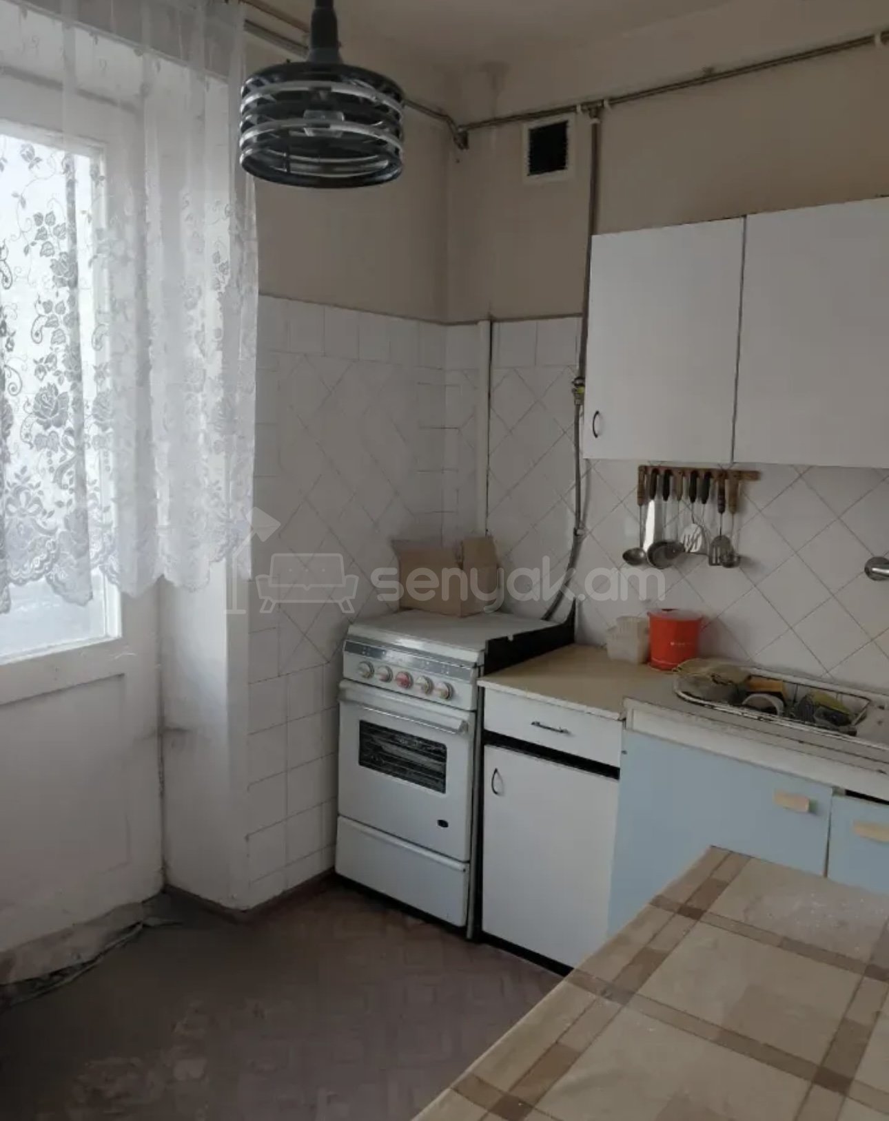 2 Սենյականոց Բնակարան Քարե Շենքում, 58քմ, 2/5 հարկ, Պետական Վիճակում