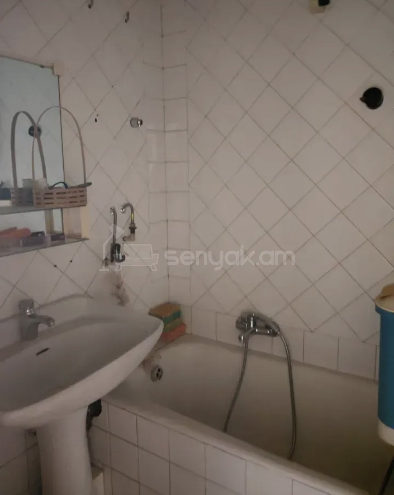 2 Սենյականոց Բնակարան Քարե Շենքում, 58քմ, 2/5 հարկ, Պետական Վիճակում