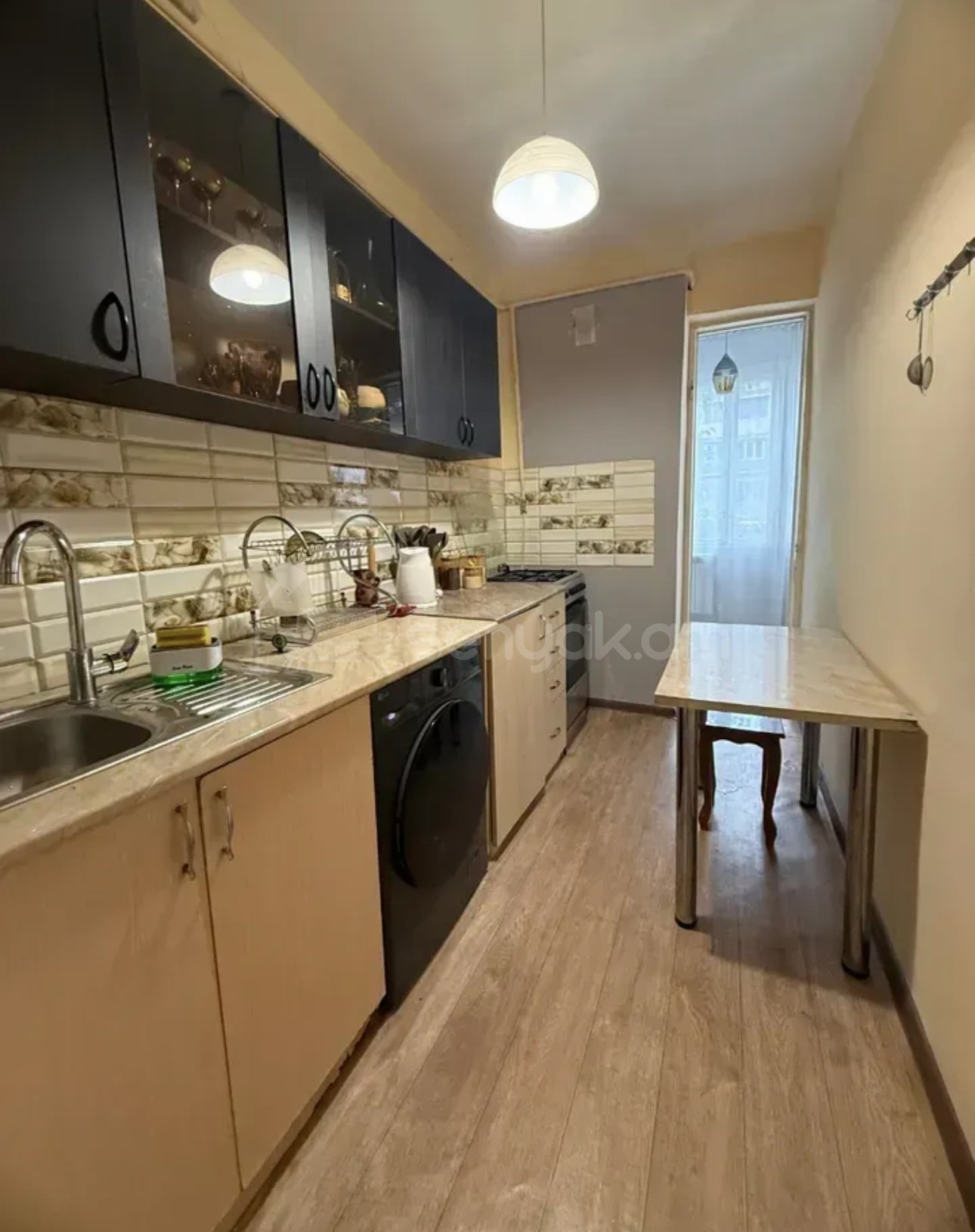 1 Սենյականոց Բնակարան Քարե Շենքում, 48քմ, 2/5 հարկ, Նորմալ Վիճակում