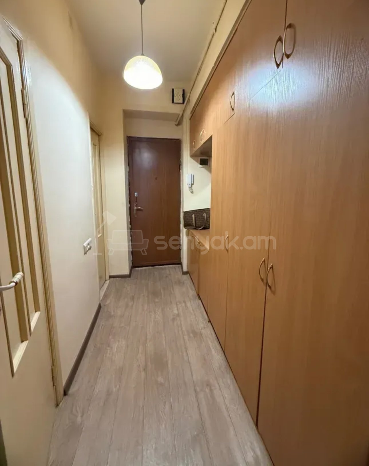 1 Սենյականոց Բնակարան Քարե Շենքում, 48քմ, 2/5 հարկ, Նորմալ Վիճակում