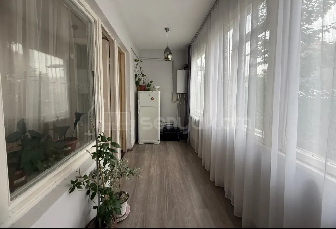 1 Սենյականոց Բնակարան Քարե Շենքում, 48քմ, 2/5 հարկ, Նորմալ Վիճակում