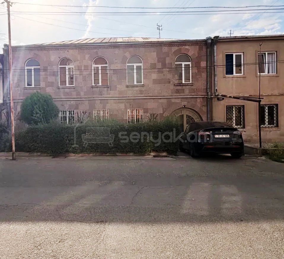 8 Սենյականոց Սեփական Տուն, 264քմ, Կապիտալ Վերանորոգված, Ավտոտնակով