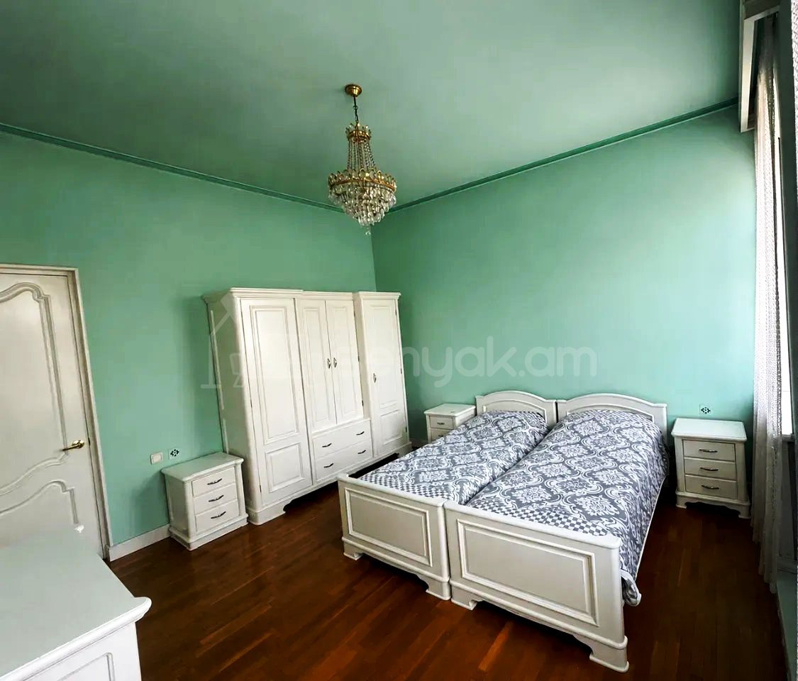 8 Սենյականոց Սեփական Տուն, 264քմ, Կապիտալ Վերանորոգված, Ավտոտնակով
