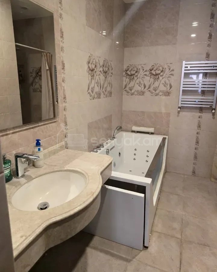 3 Սենյականոց Բնակարան Նորակառույցում, 125քմ, 4/10 հարկ, Կապիտալ Վերանորոգված