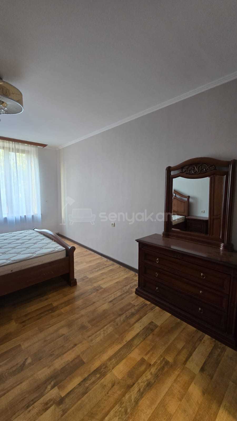 3 Սենյականոց Բնակարան Քարե Շենքում, 86քմ, 5/5 հարկ, Դիզայներական Վերանորոգված, Կահավորված, Արևկող