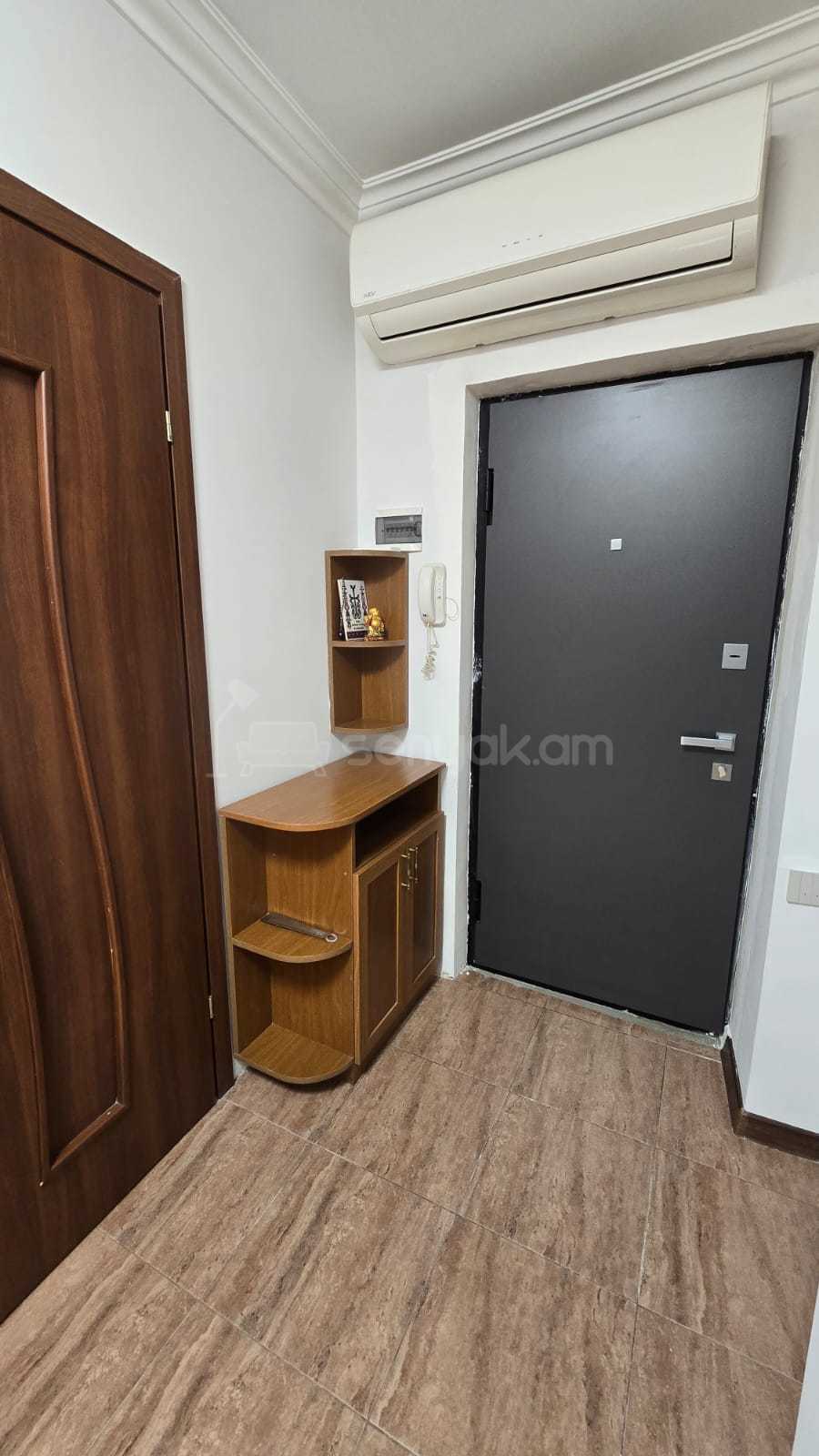 3 Սենյականոց Բնակարան Քարե Շենքում, 86քմ, 5/5 հարկ, Դիզայներական Վերանորոգված, Կահավորված, Արևկող