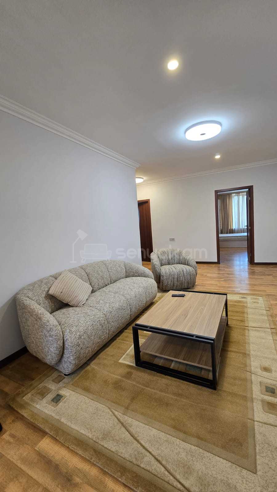 3 Սենյականոց Բնակարան Քարե Շենքում, 86քմ, 5/5 հարկ, Դիզայներական Վերանորոգված, Կահավորված, Արևկող