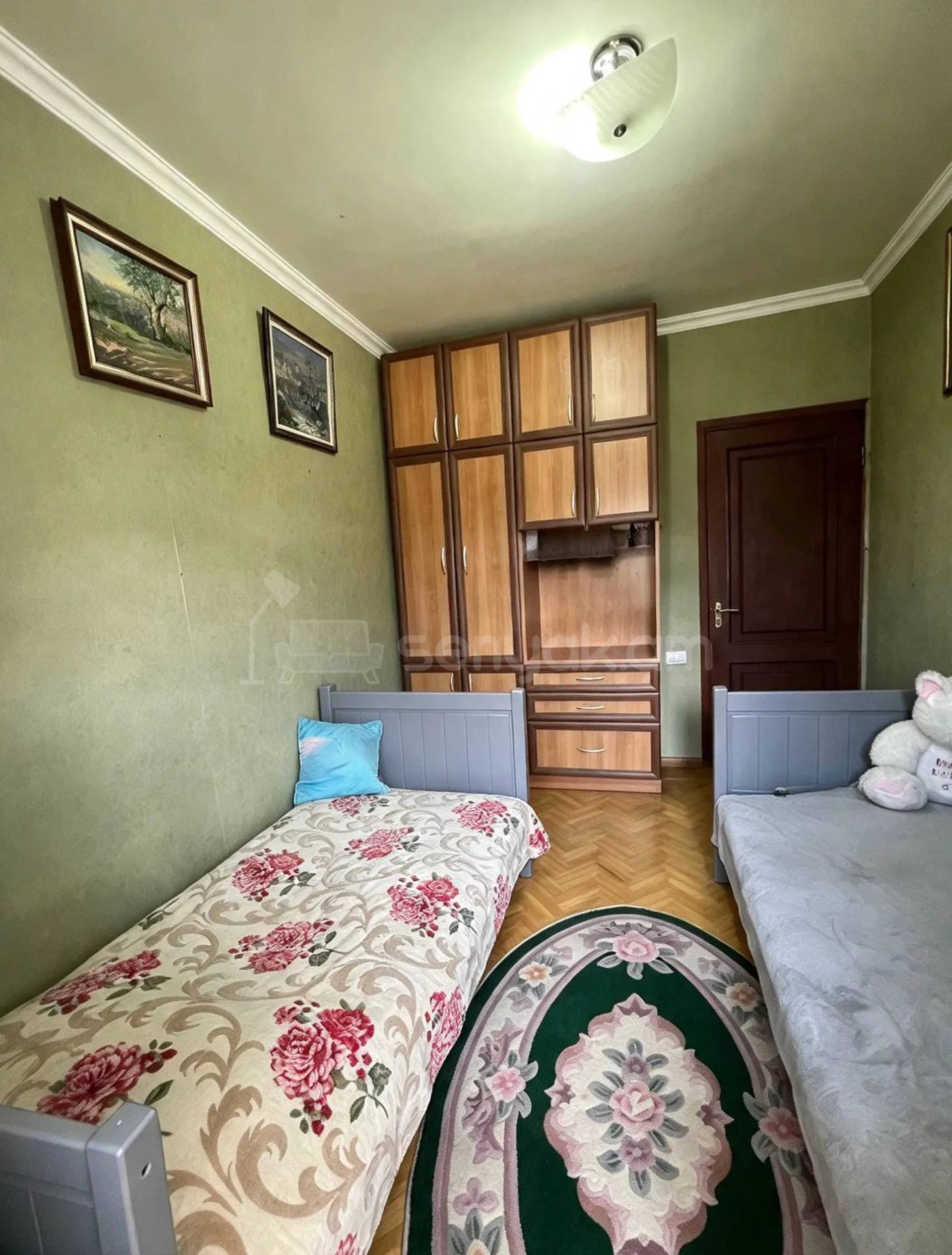 4 Սենյականոց Բնակարան Քարե Շենքում, 98քմ, 4/5 հարկ, Նորմալ Վիճակում