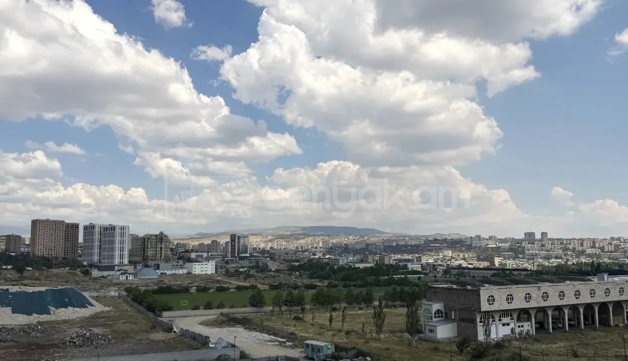 4 Սենյականոց Բնակարան Նորակառույցում, 111քմ, 2/18 հարկ, Կապիտալ Վերանորոգված