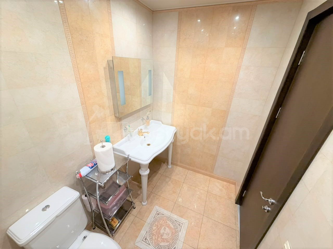 6 Սենյականոց Բնակարան Նորակառույցում, 416քմ, 9/10 հարկ, Դիզայներական Վերանորոգված
