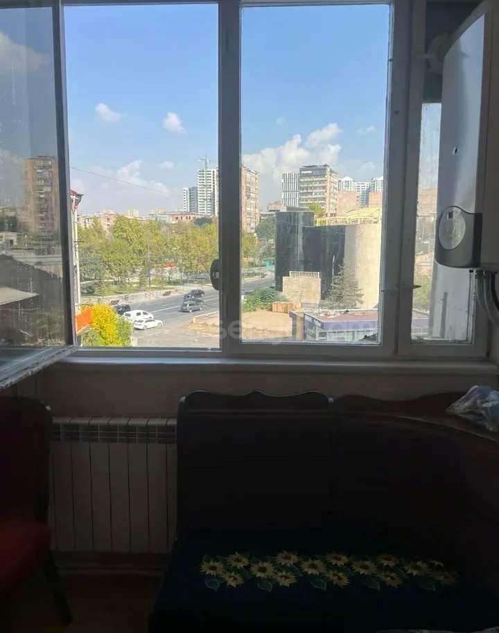 2 Սենյականոց Բնակարան, 74քմ, 5/9 հարկ, Պետական Վիճակում