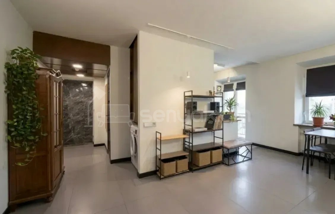1 Սենյականոց Բնակարան Քարե Շենքում, 31քմ, 3/4 հարկ, Կապիտալ Վերանորոգված