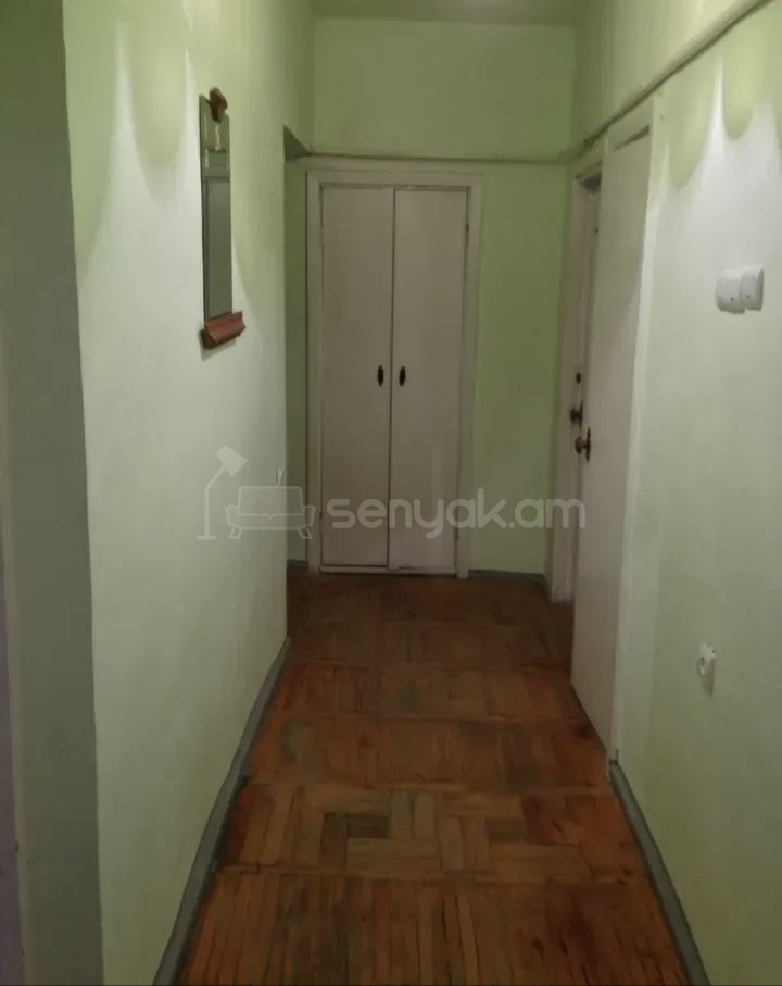 3 Սենյականոց Բնակարան Քարե Շենքում, 69քմ, 2/5 հարկ, Նորմալ Վիճակում, Կահավորված