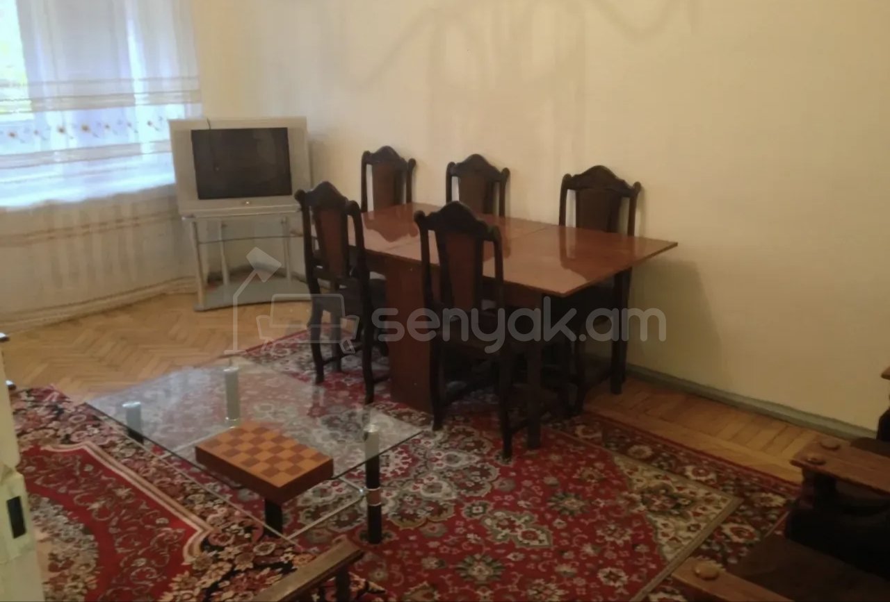 3 Սենյականոց Բնակարան Քարե Շենքում, 69քմ, 2/5 հարկ, Նորմալ Վիճակում, Կահավորված