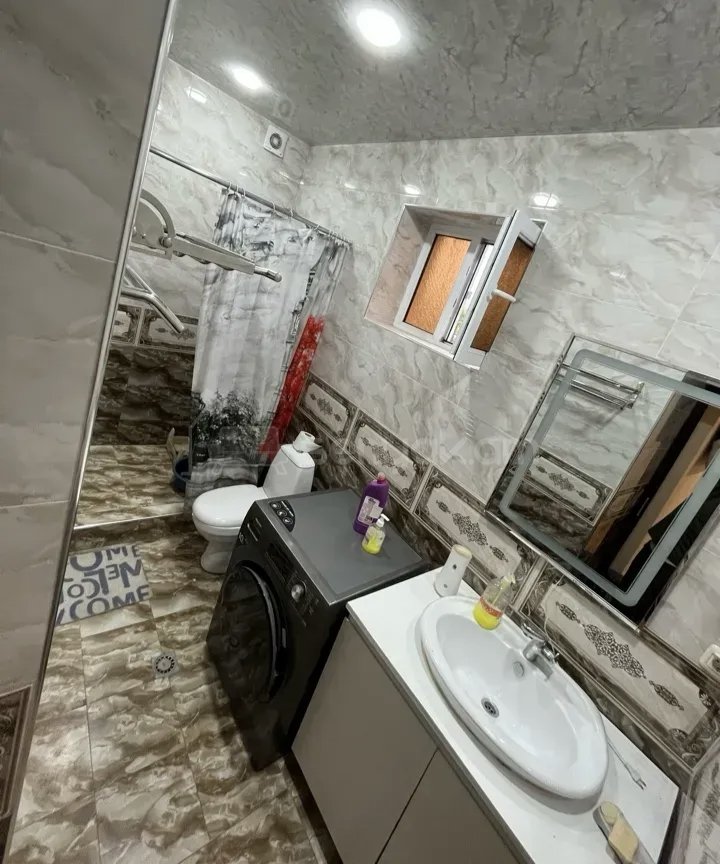 3 Սենյականոց Բնակարան Քարե Շենքում, 77քմ, 2/2 հարկ, Կապիտալ Վերանորոգված, Կահավորված