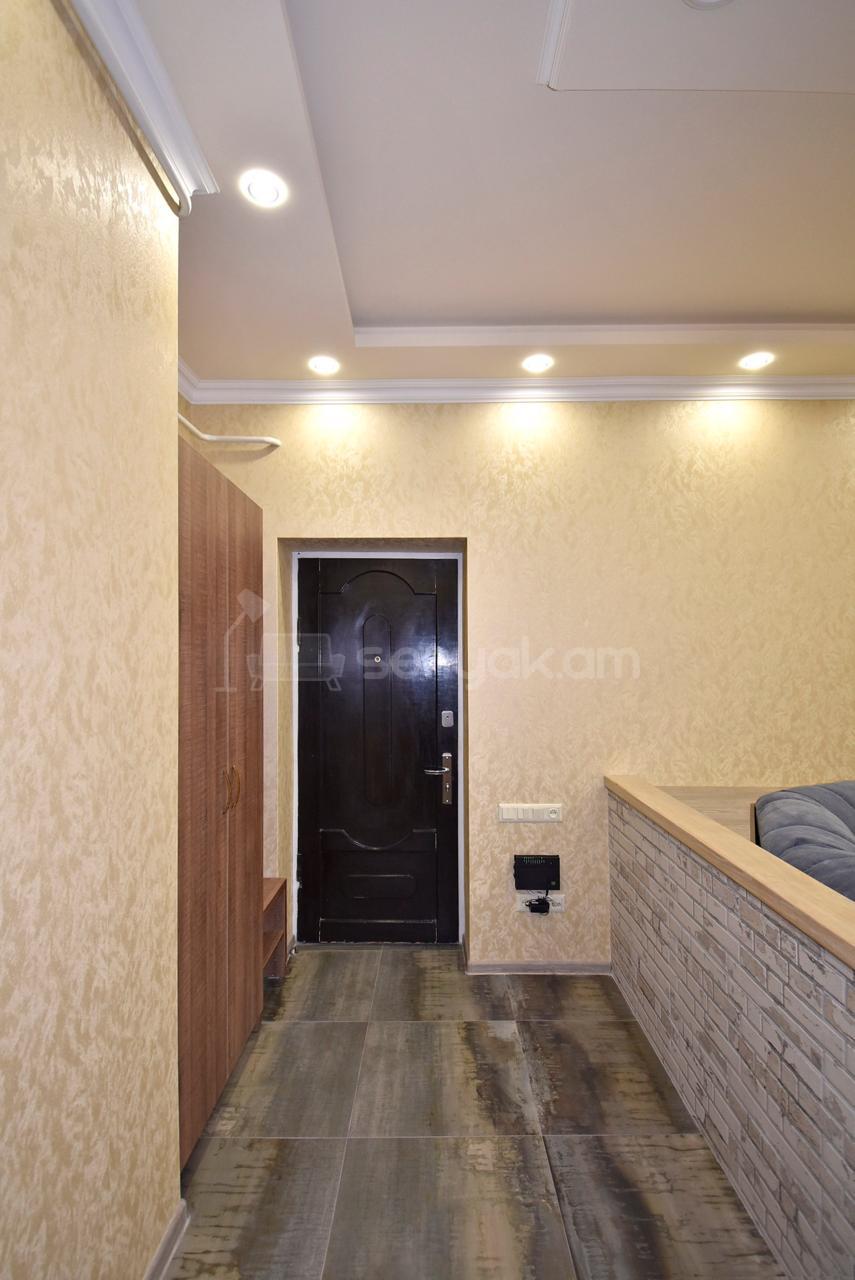 2 Սենյականոց Բնակարան, 50քմ, 3/5 հարկ, Կապիտալ Վերանորոգված