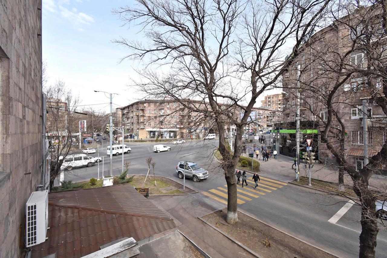 2 Սենյականոց Բնակարան, 50քմ, 3/5 հարկ, Կապիտալ Վերանորոգված
