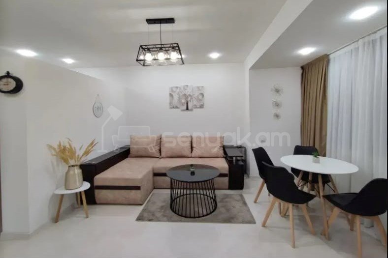 2 Սենյականոց Բնակարան Քարե Շենքում, 40քմ, 3/5 հարկ, Կապիտալ Վերանորոգված, Կահավորված, Արևկող