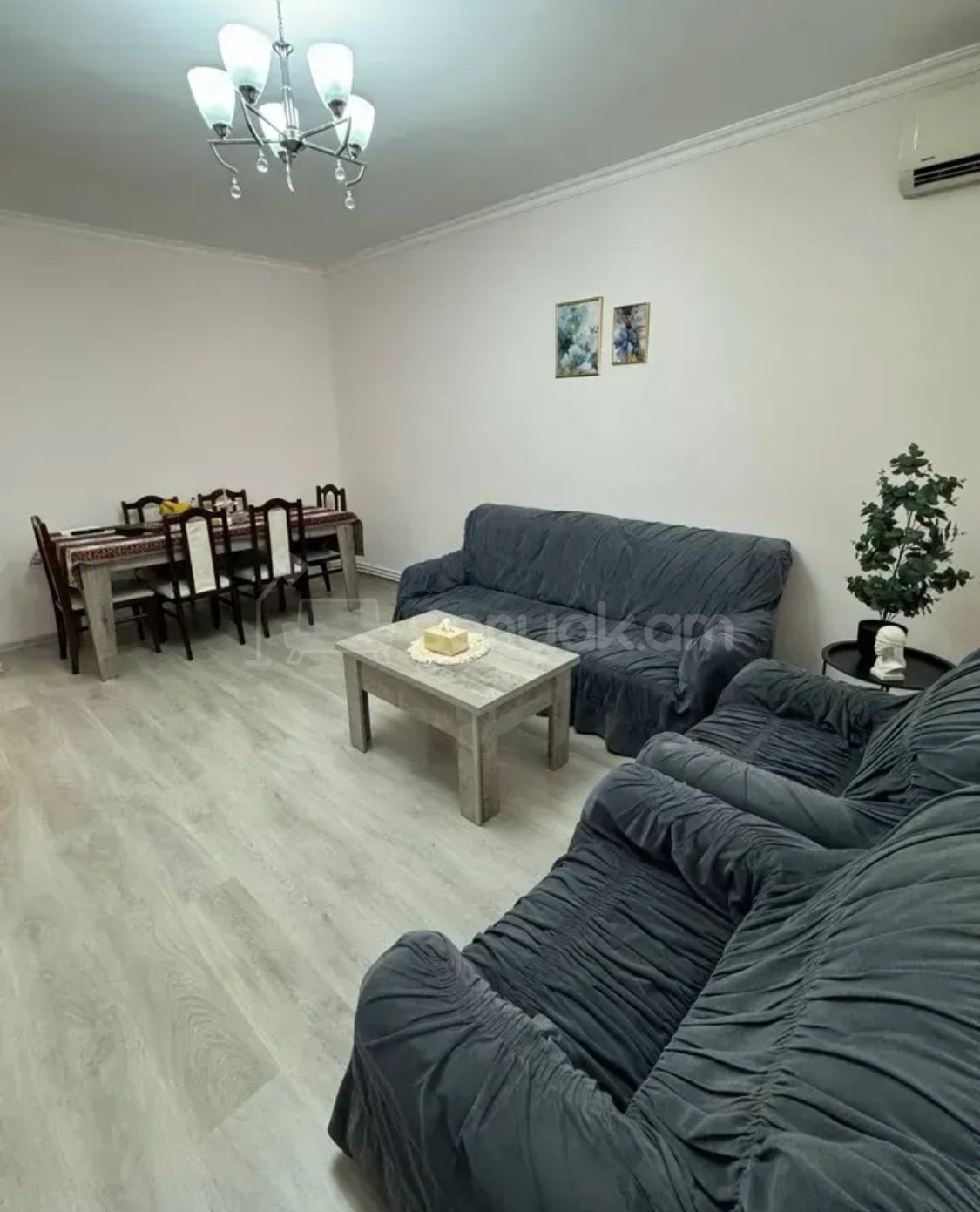 3 Սենյականոց Բնակարան Քարե Շենքում, 76քմ, 5/5 հարկ, Նորմալ Վիճակում, Կահավորված