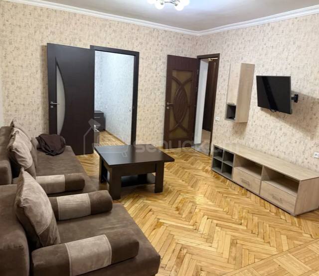 1 Սենյականոց Բնակարան Քարե Շենքում, 50քմ, 3/5 հարկ, Կոսմետիկ Վերանորոգված, Կահավորված