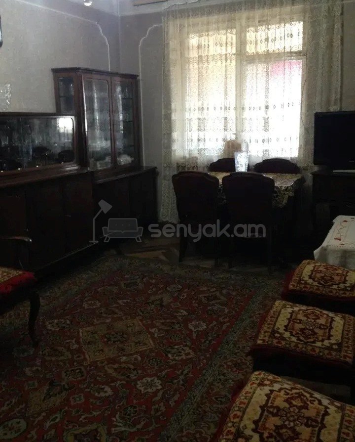 4 Սենյականոց Բնակարան Քարե Շենքում, 94քմ, 2/5 հարկ, Նորմալ Վիճակում