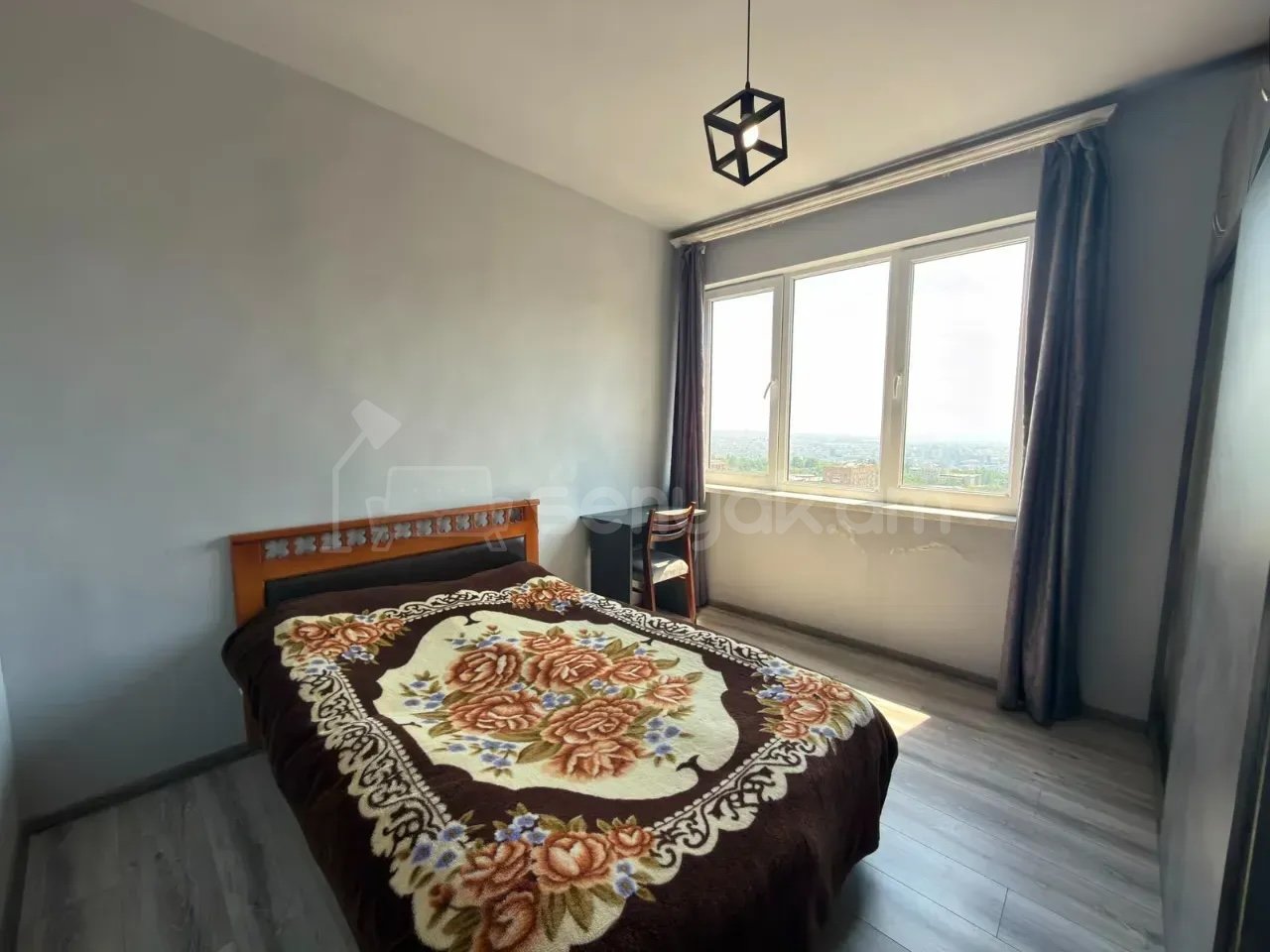 3 Սենյականոց Բնակարան, 70քմ, 12/12 հարկ, Նորմալ Վիճակում