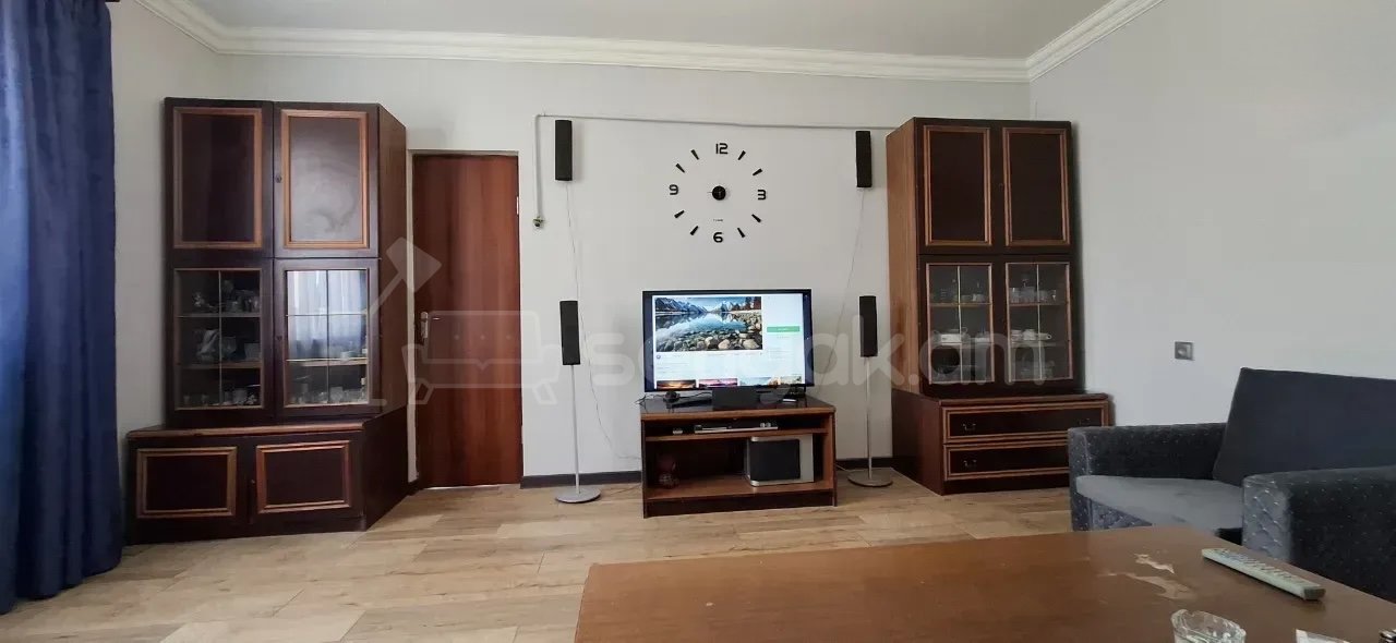 3 Սենյականոց Բնակարան, 70քմ, 12/12 հարկ, Նորմալ Վիճակում