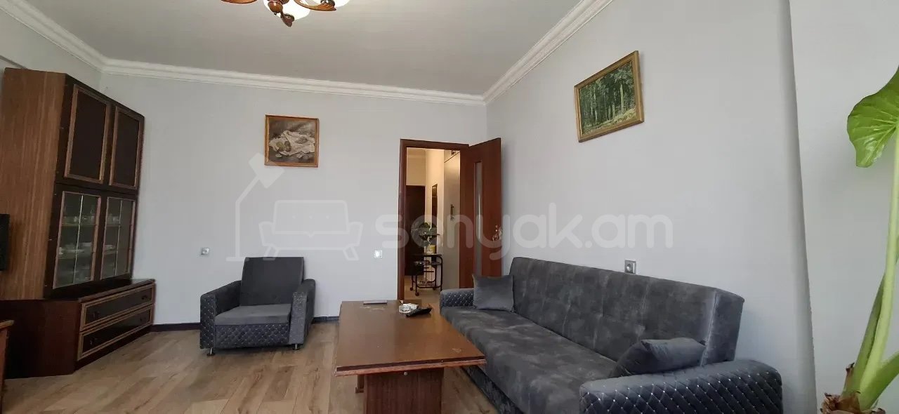 3 Սենյականոց Բնակարան, 70քմ, 12/12 հարկ, Նորմալ Վիճակում