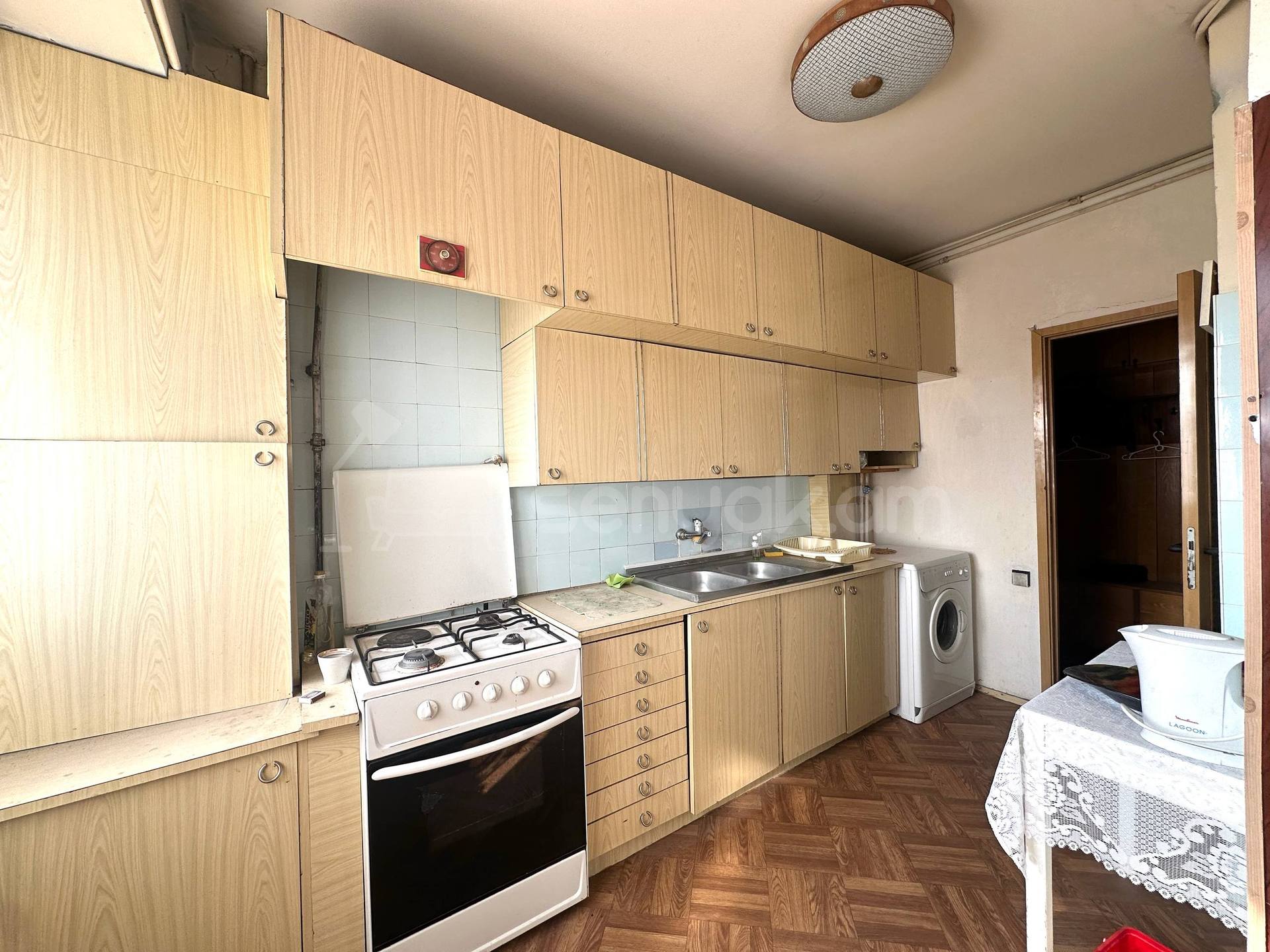 3 Սենյականոց Բնակարան, 74քմ, 8/9 հարկ, Նորմալ Վիճակում