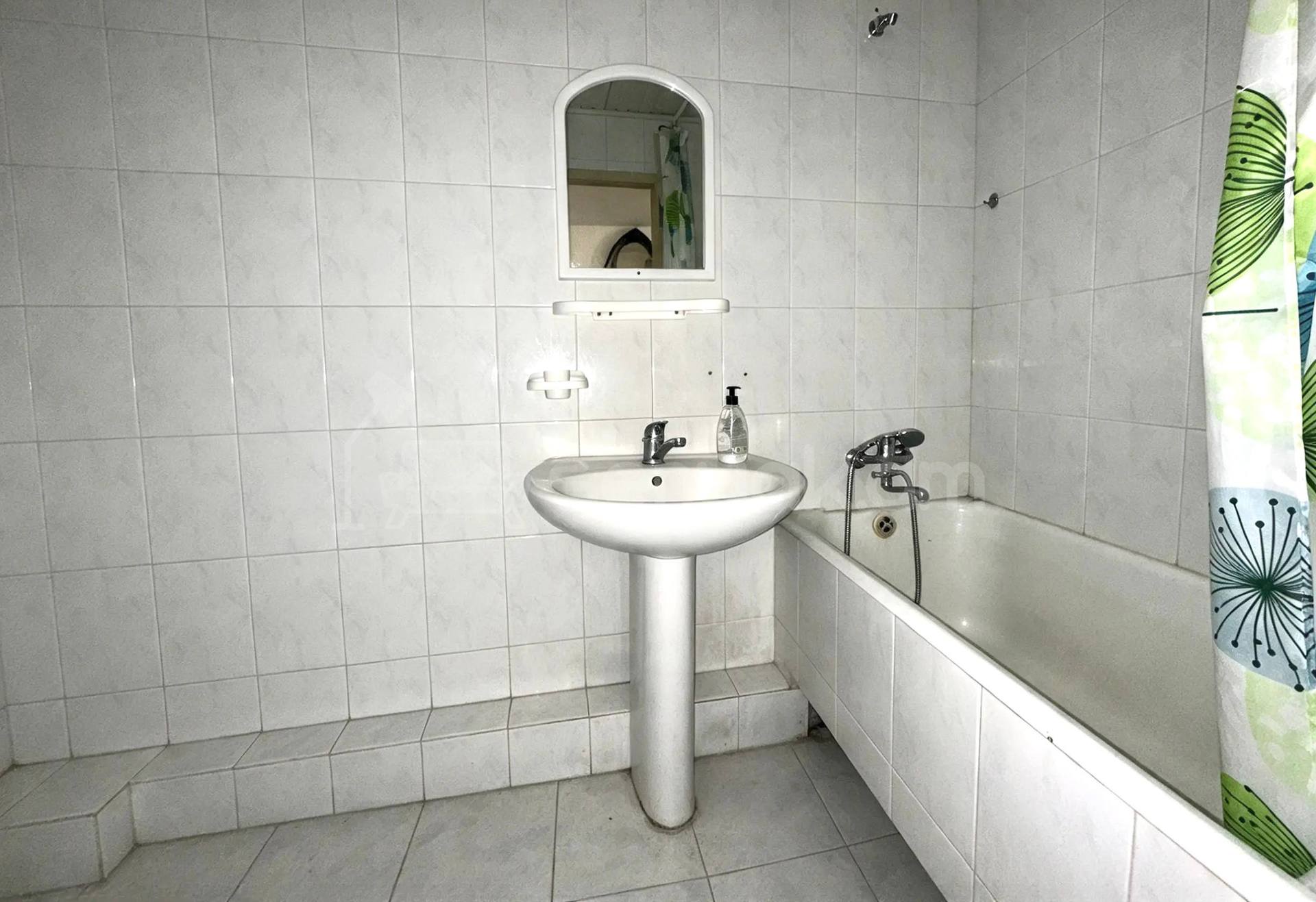3 Սենյականոց Բնակարան, 74քմ, 8/9 հարկ, Նորմալ Վիճակում