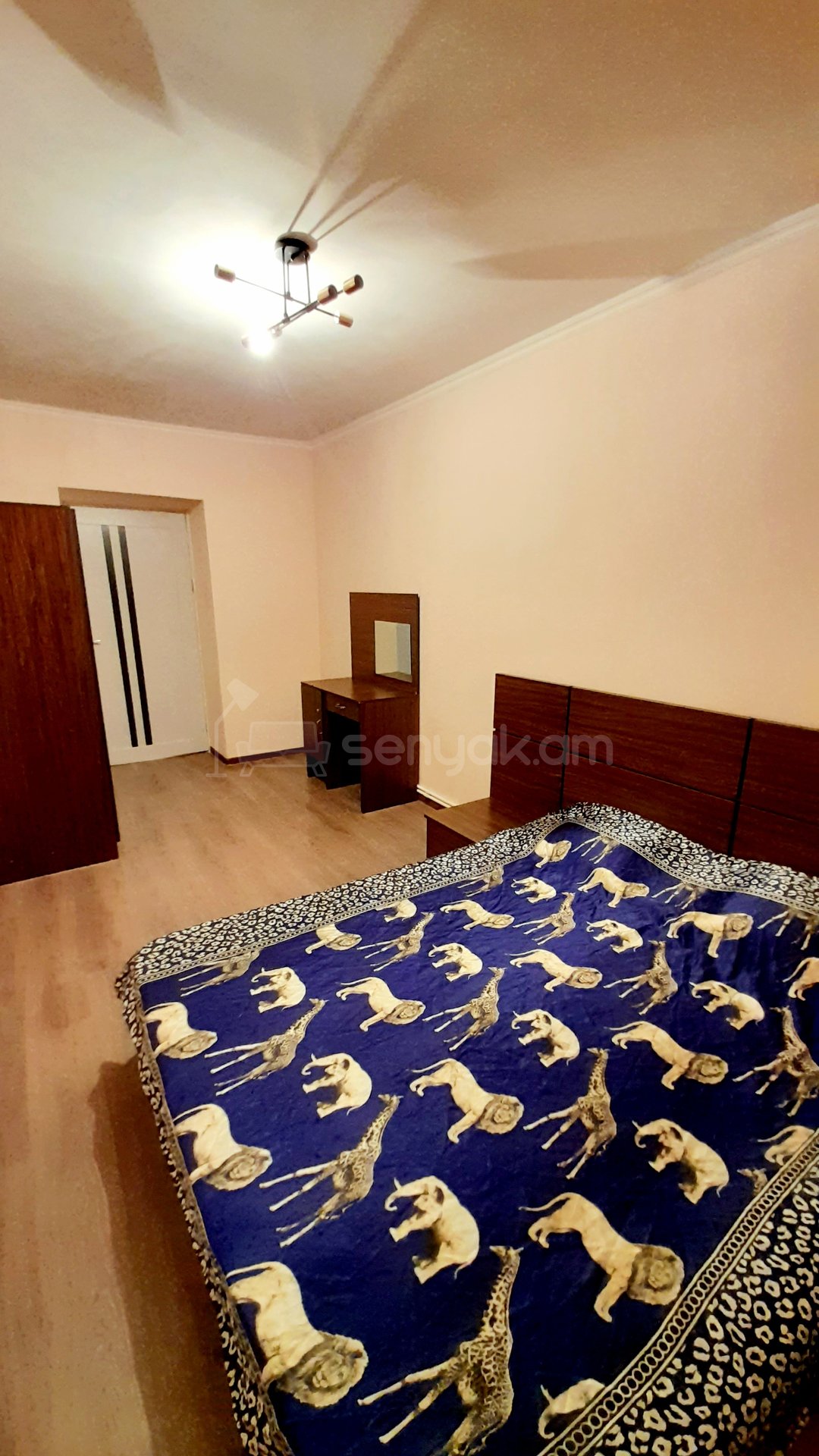 3 Սենյականոց Բնակարան Քարե Շենքում, 71քմ, 2/5 հարկ, Կապիտալ Վերանորոգված