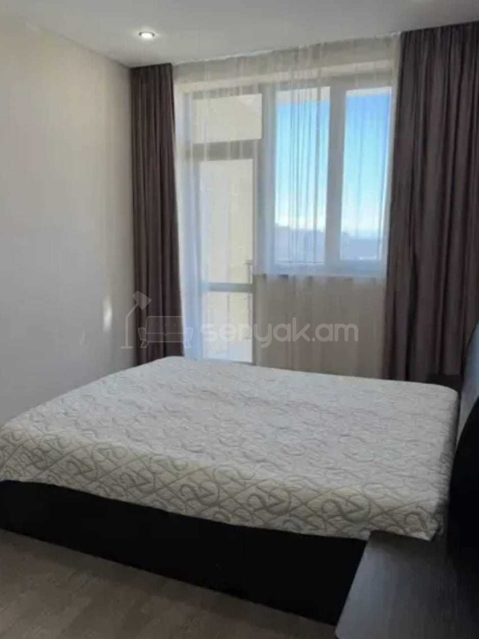 3 Սենյականոց Բնակարան Նորակառույցում, 105քմ, 12/14 հարկ, Կապիտալ Վերանորոգված, Կահավորված, Արևկող