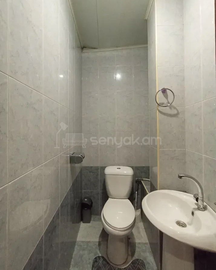 3 Սենյականոց Բնակարան Քարե Շենքում, 76քմ, 2/5 հարկ, Կապիտալ Վերանորոգված, Կահավորված, Արևկող