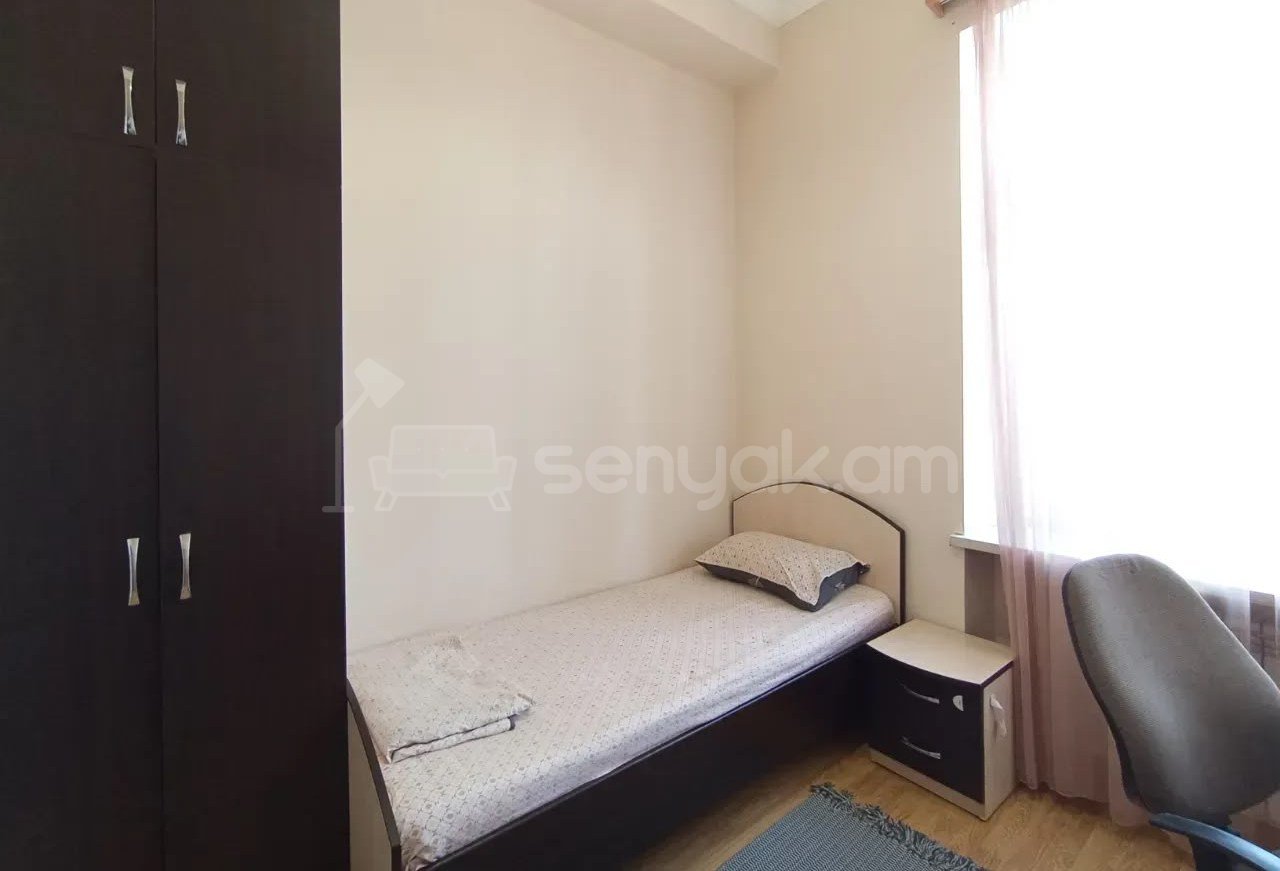 3 Սենյականոց Բնակարան Քարե Շենքում, 76քմ, 2/5 հարկ, Կապիտալ Վերանորոգված, Կահավորված, Արևկող