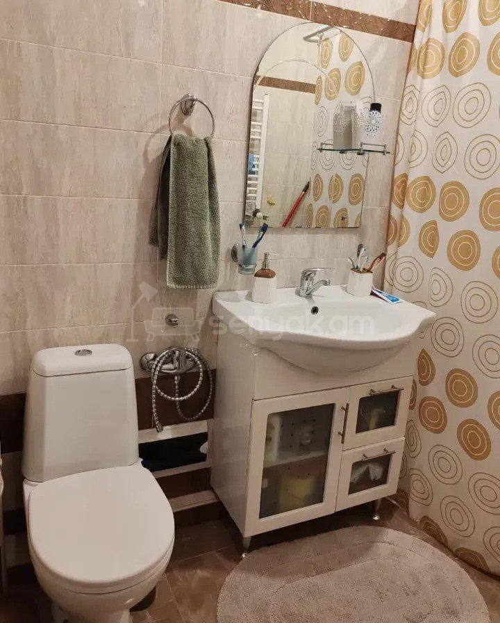 3 Սենյականոց Բնակարան Քարե Շենքում, 76քմ, 3/5 հարկ, Կապիտալ Վերանորոգված