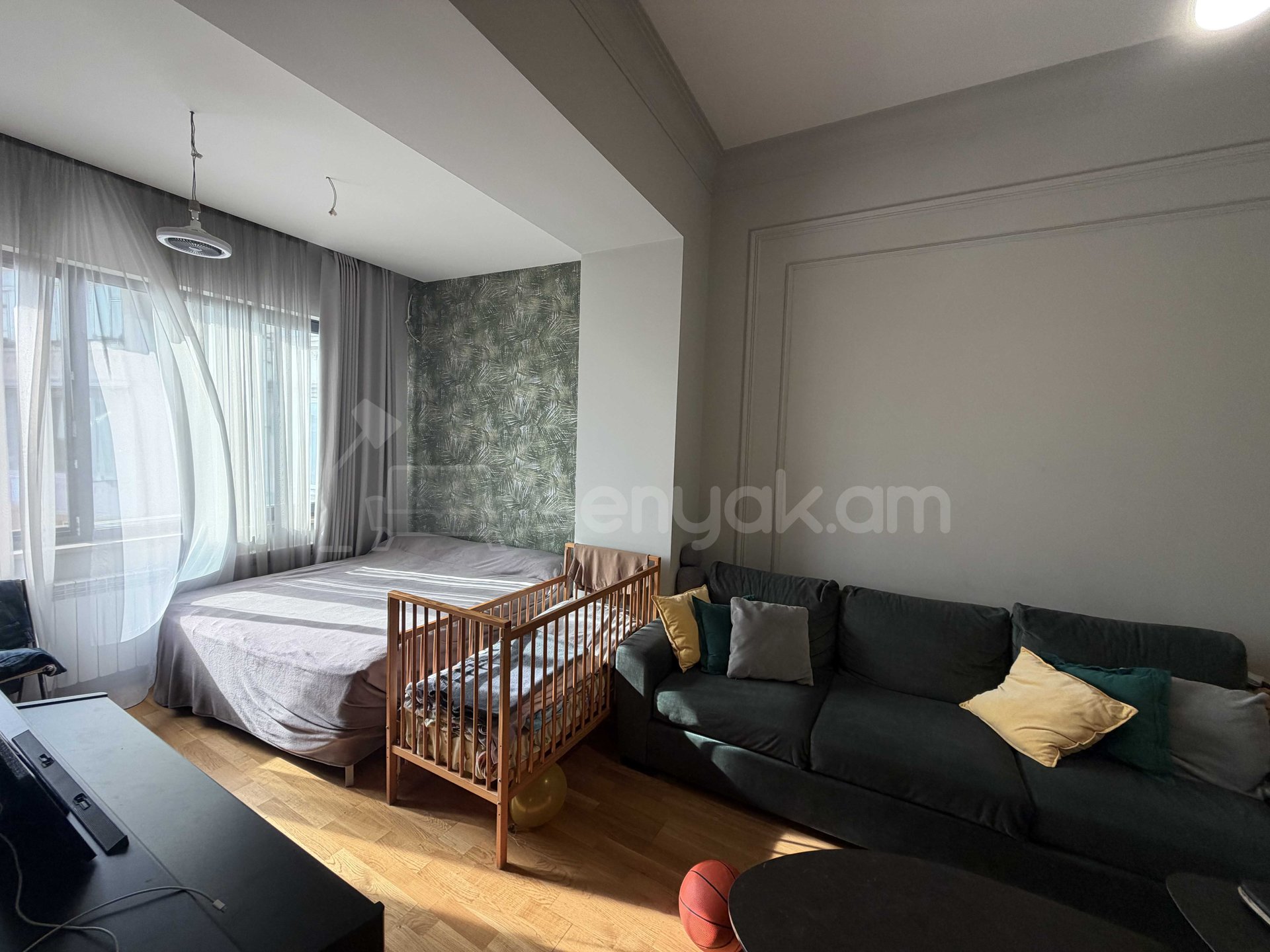 2 Սենյականոց Բնակարան Քարե Շենքում, 100քմ, 4/5 հարկ, Դիզայներական Վերանորոգված