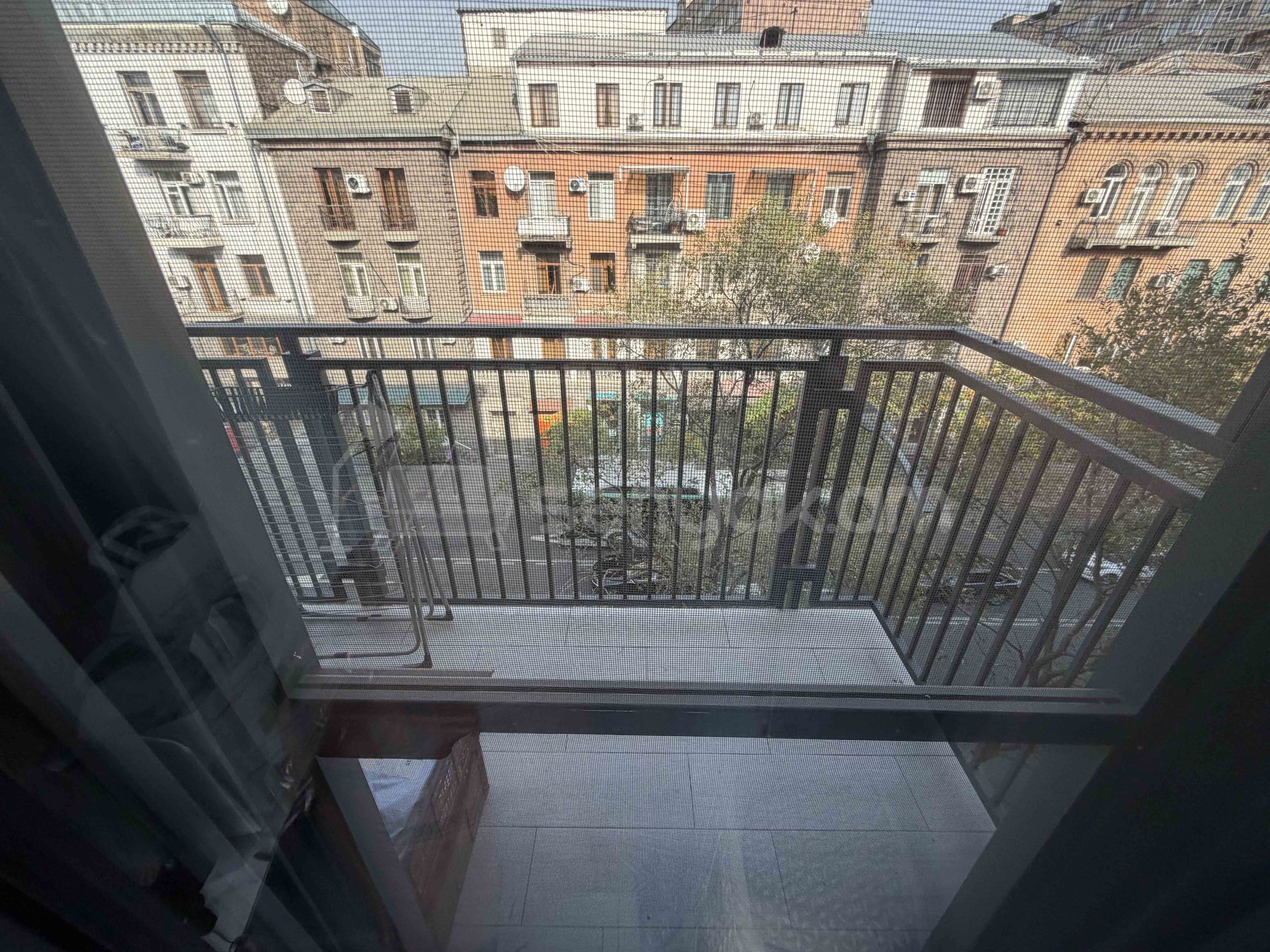2 Սենյականոց Բնակարան Քարե Շենքում, 100քմ, 4/5 հարկ, Դիզայներական Վերանորոգված
