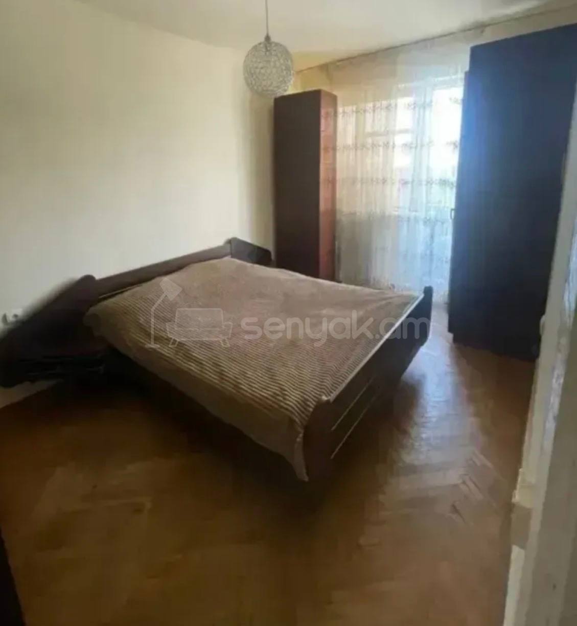 3 Սենյականոց Բնակարան Քարե Շենքում, 78քմ, 5/5 հարկ, Նորմալ Վիճակում