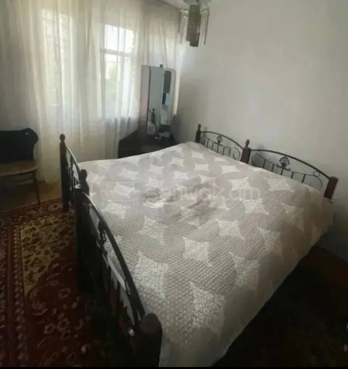 3 Սենյականոց Բնակարան Քարե Շենքում, 78քմ, 5/5 հարկ, Նորմալ Վիճակում