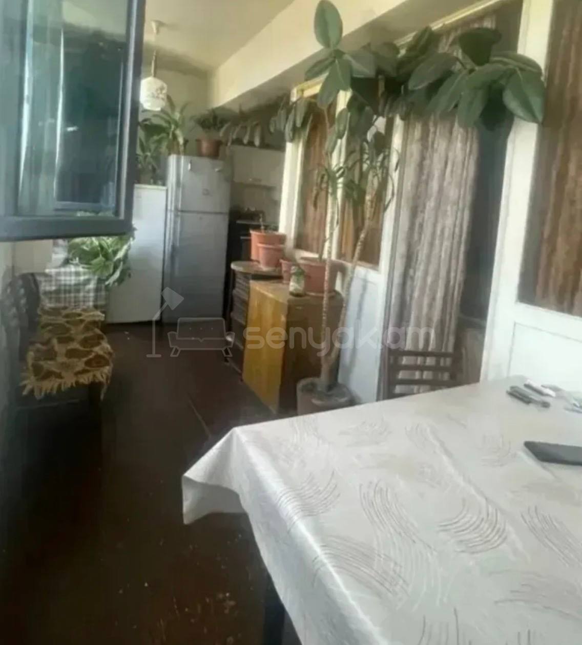 3 Սենյականոց Բնակարան Քարե Շենքում, 78քմ, 5/5 հարկ, Նորմալ Վիճակում